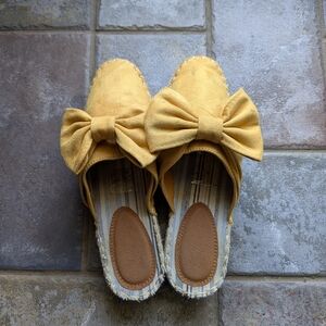 Vintage Havana Melodie Bow Slip-On Mule - SZ 9